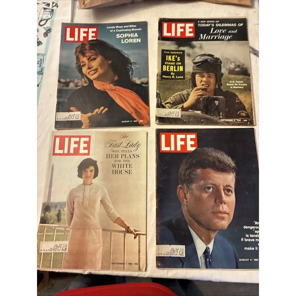 lot of 4 1961 life magazine Kennedy, Jackie, Berlin, Loren